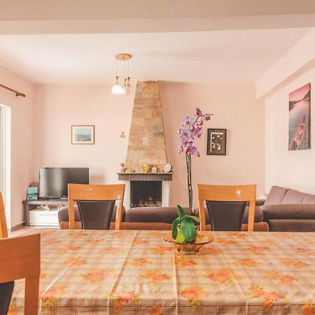 Beachfront Apartment Himare Exterior photo