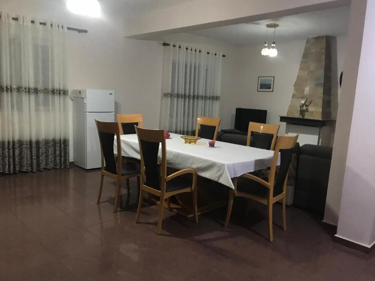 Beachfront Apartment Himare Exterior photo