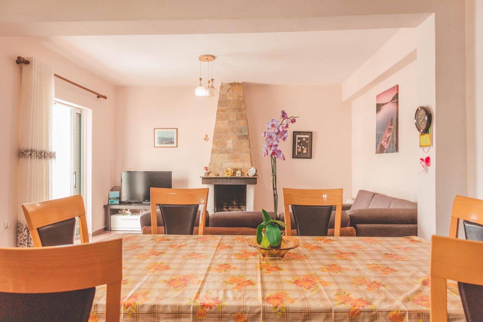 Beachfront Apartment Himare Exterior photo