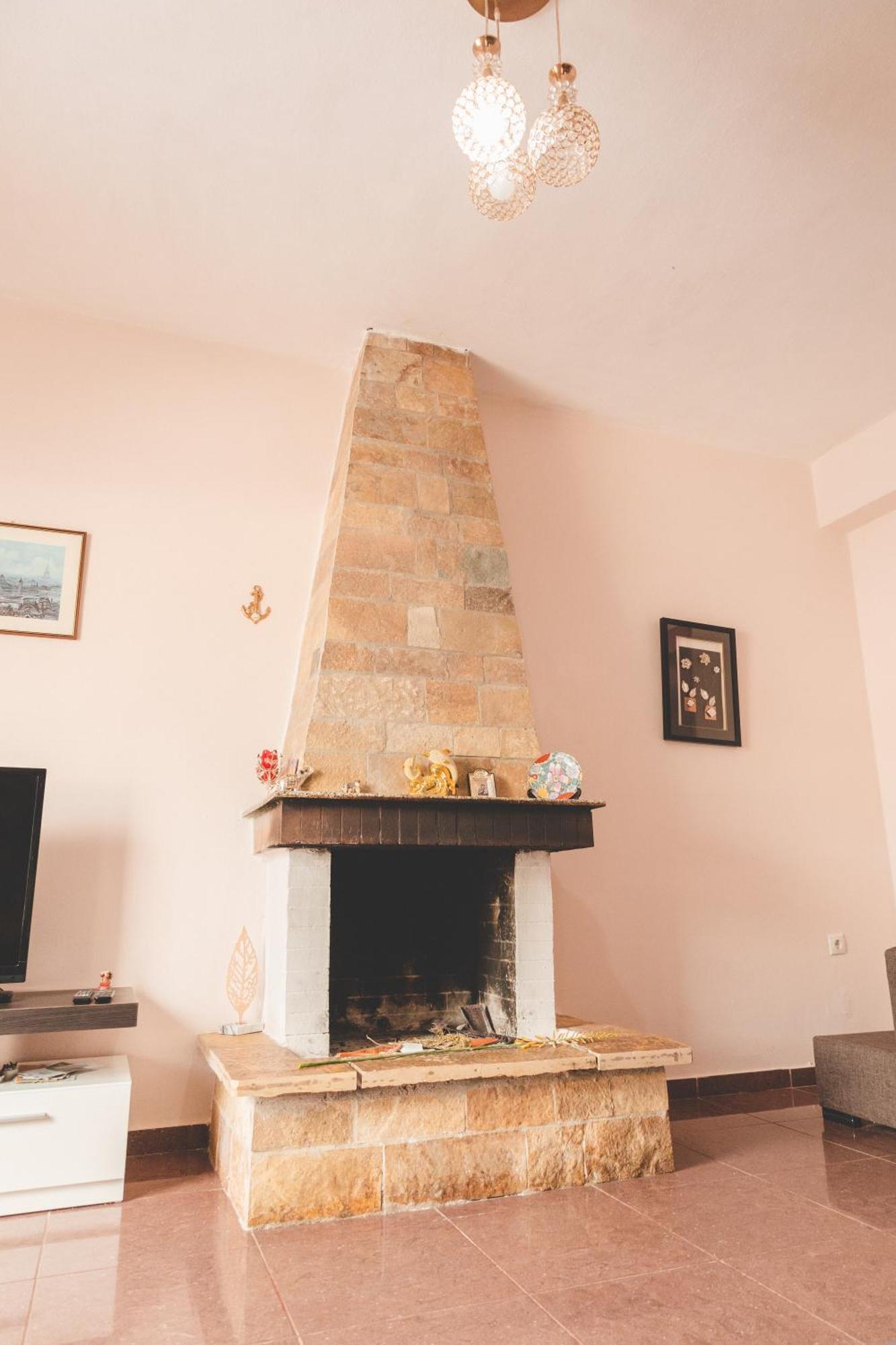 Beachfront Apartment Himare Exterior photo