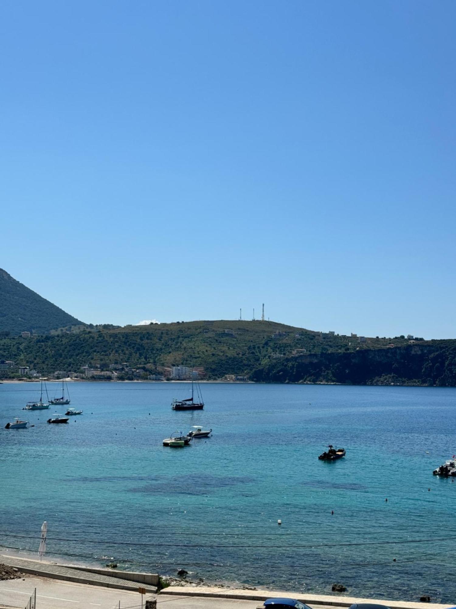 Beachfront Apartment Himare Exterior photo