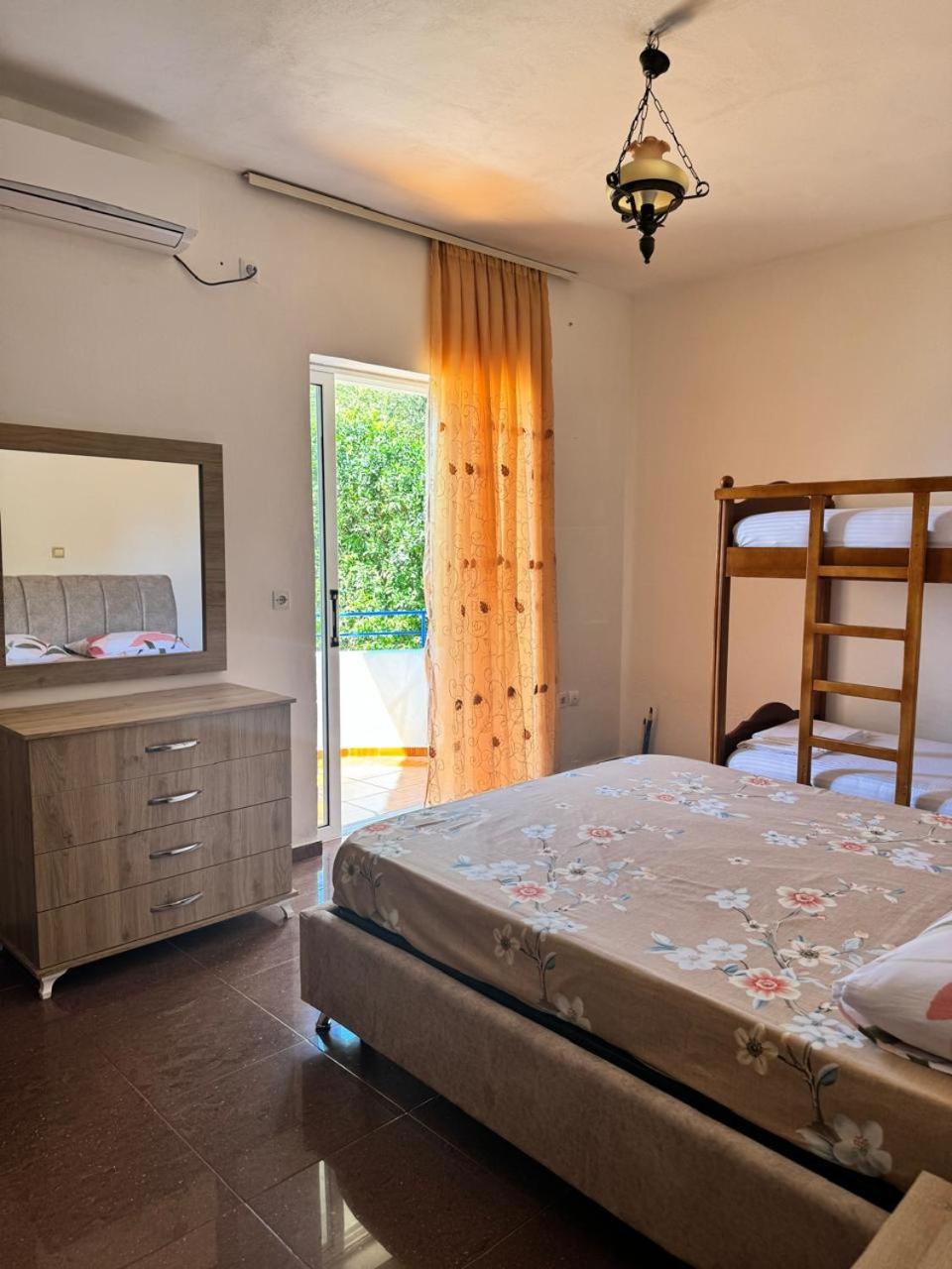 Beachfront Apartment Himare Exterior photo
