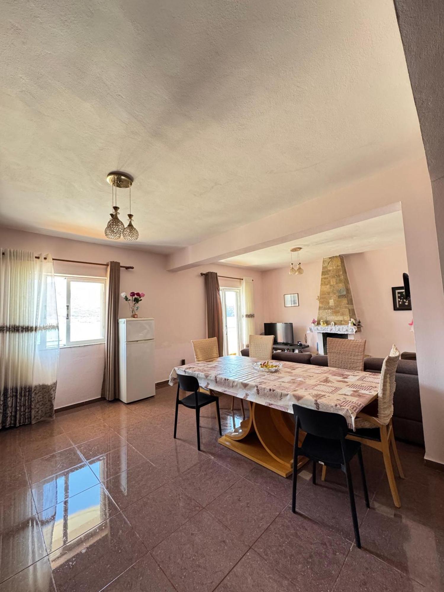 Beachfront Apartment Himare Exterior photo